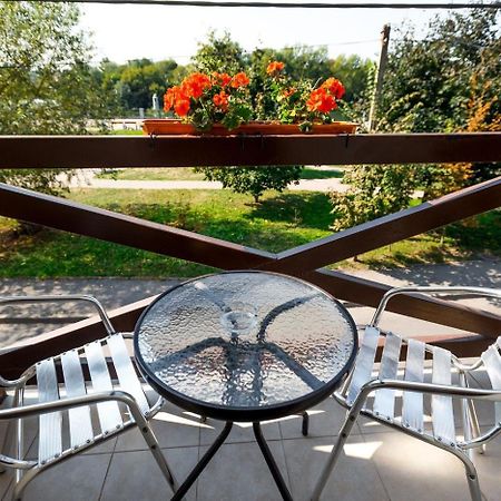 Guest House Shale Vinnytsia Exterior photo